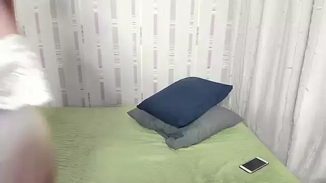 EmmaGiedi from StripChat