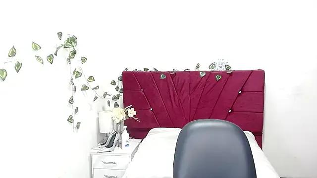 EmmaNaughty12 from StripChat is Freechat