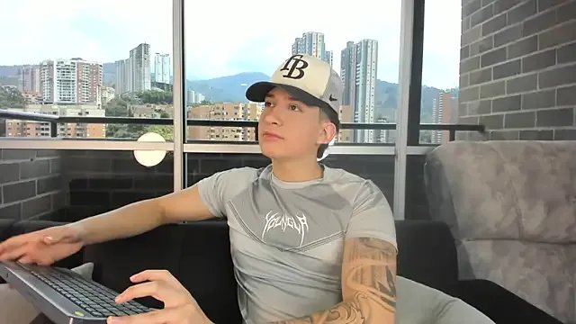 emmanuel_scor on StripChat 