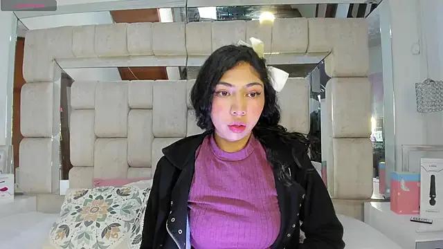 Emmaskinny from StripChat is Freechat