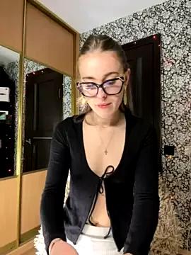 Emmazing_bae from StripChat