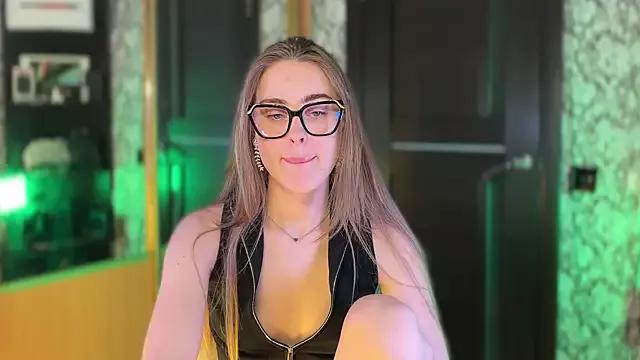 Emmazing_bae from StripChat