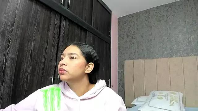 emmily_smith20 from StripChat