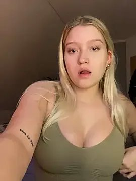 EmmiPemmi on StripChat 