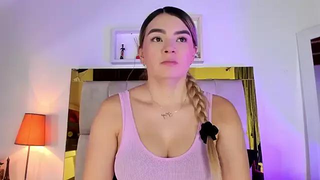 emmy_r from StripChat