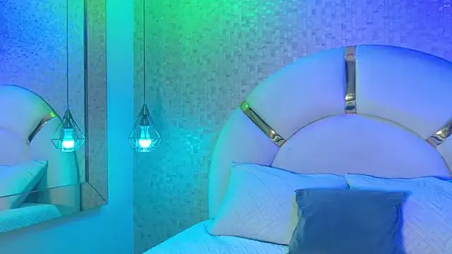 emmy_rose25 on StripChat 