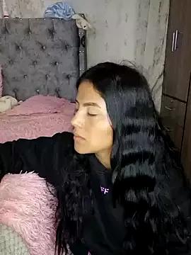 EmmyCooperr from StripChat is Freechat
