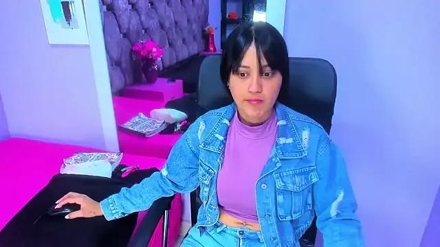 EmmyFerrari from StripChat