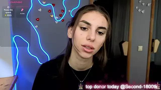 EmmyGreans from StripChat is Freechat