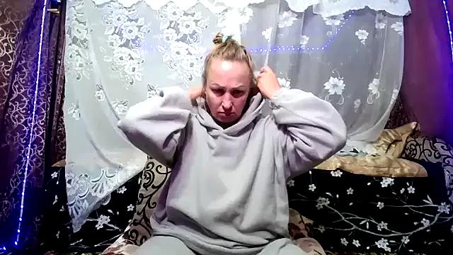 EnchantingEcho from StripChat is Freechat