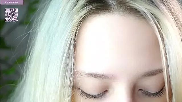 EngelFugler from StripChat
