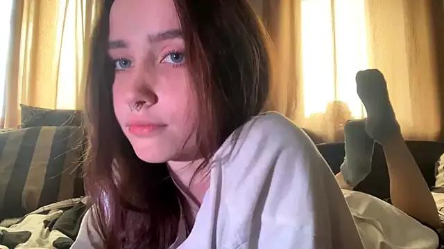 EsmeFunnyGirl from StripChat is Freechat