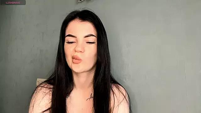 Eva_Starshine from StripChat is Freechat