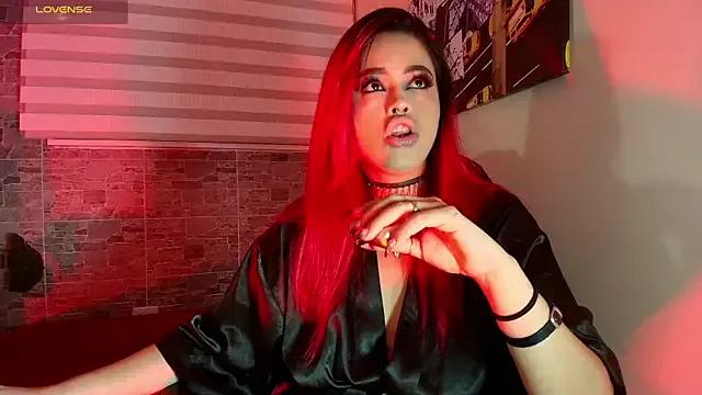 EvaaFoxxy1 from StripChat