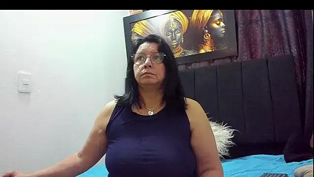 Evaaross_2345 from StripChat