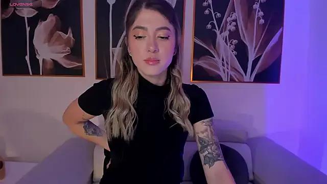 EveBensonX from StripChat