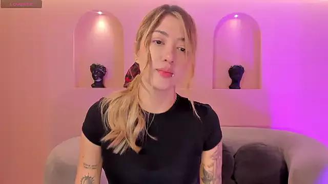 EveBensonX from StripChat is Freechat