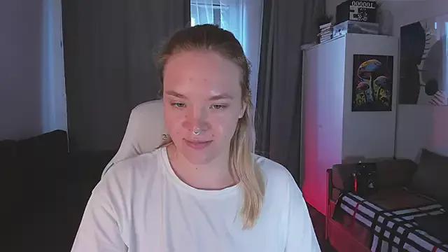 EvelinaDarling from StripChat