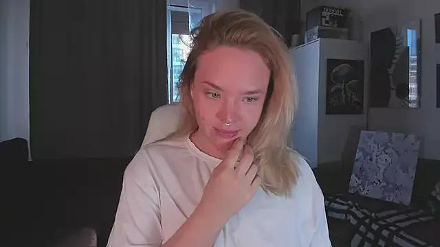 EvelinaDarling from StripChat