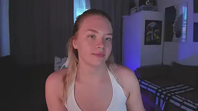 EvelinaDarling from StripChat