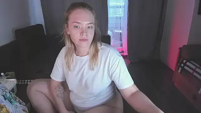 EvelinaDarling from StripChat