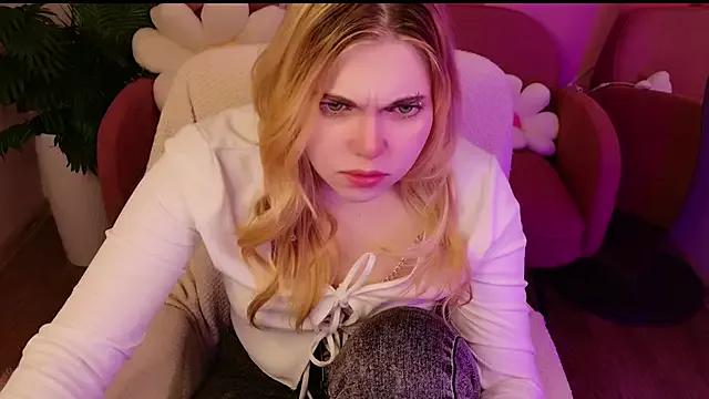 Evie_Vall from StripChat is Freechat