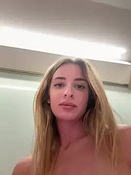 EvieEvans from StripChat