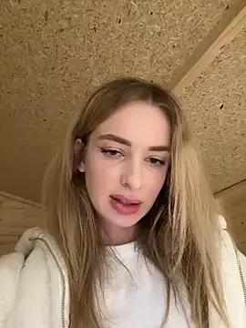 EvieEvans from StripChat