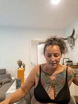 Evva_Puma from StripChat