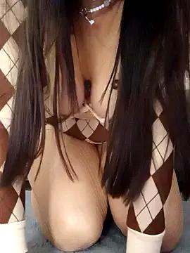 Evvany82 from StripChat is Freechat