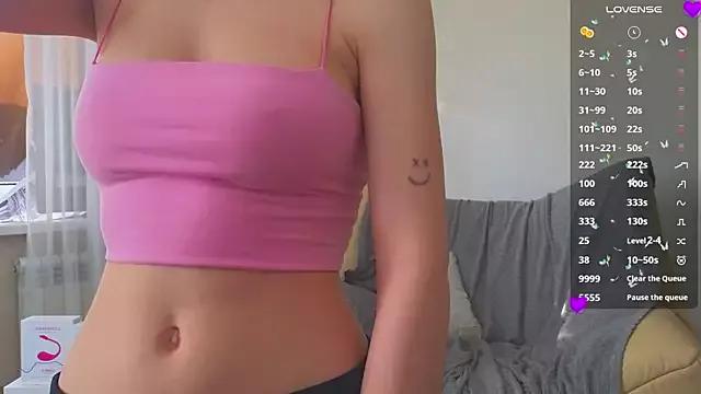 FannyBlaze from StripChat is Freechat