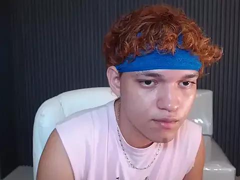 fer_hornyboy from StripChat is Freechat