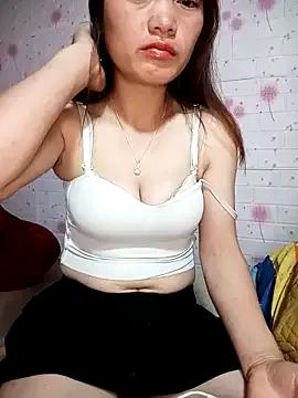 Findongg from StripChat is Freechat