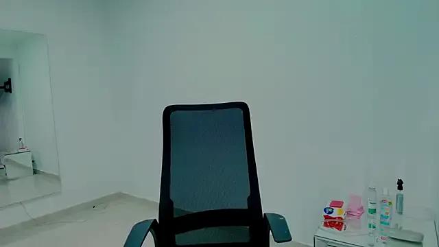 fitnessmommy from StripChat is Freechat