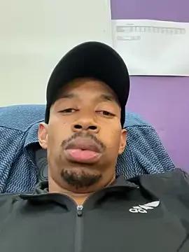 fitsexyman from StripChat is Freechat