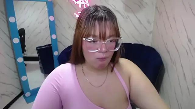 Foxxmery_v from StripChat
