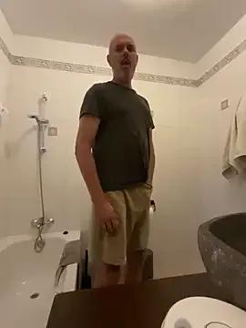 Francesco-ES from StripChat is Freechat