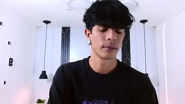 Franvill_Trato from StripChat is Freechat