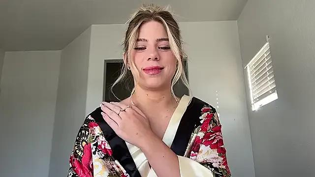 gardenofedenn from StripChat is Freechat