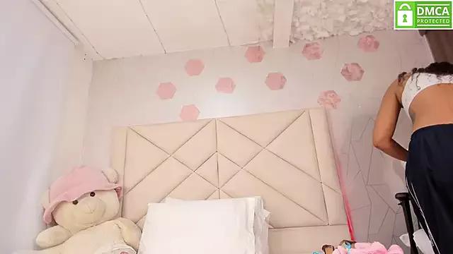 Gia_Scott from StripChat is Freechat