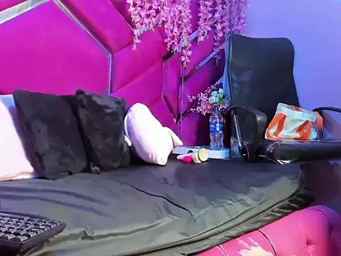 Gisell_Squirt_ from StripChat is Freechat