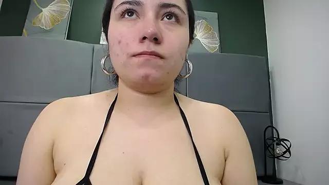 Gissell_Lorena from StripChat