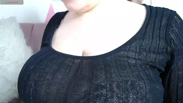 Gissell_Lorena from StripChat