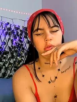 gisselle21 from StripChat is Freechat