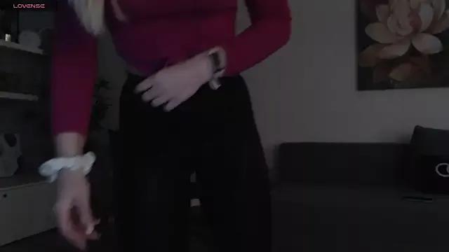 Goddess_Tina from StripChat
