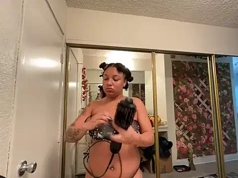 GoddessNih from StripChat