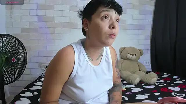GODDESSS777 from StripChat