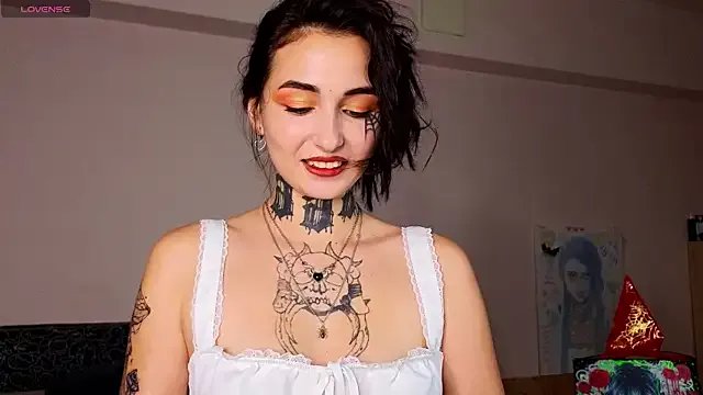 Green_Lisa on StripChat 