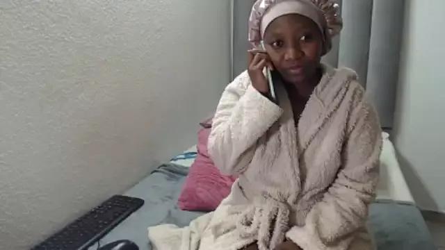 Gucci-biatch10 from StripChat