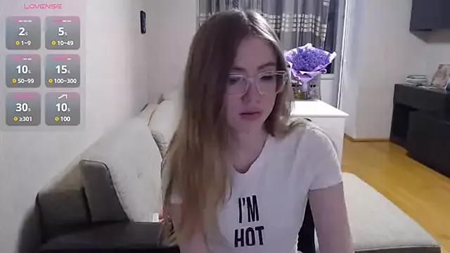 GuinevereDollins from StripChat is Freechat